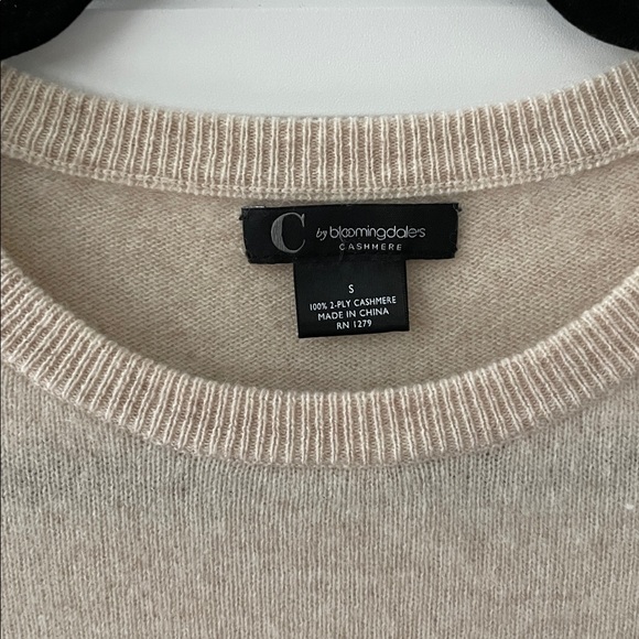 Bloomingdale's Soft Cream Cashmere Crew Neck Sweater - Picture 5 of 6